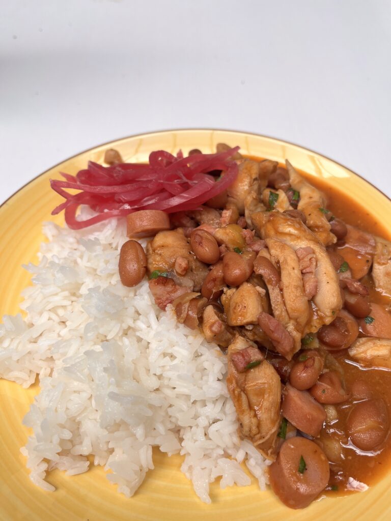 surinaamse bonenschotel met rijst